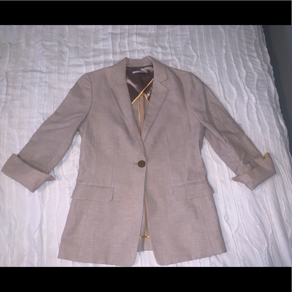 Tahari Cream Blazer Size 6